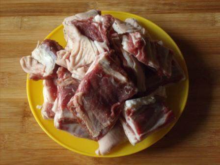 红烧羊肉,准备好<a style='color:red;display:inline-block;' href='/shicai/ 329'>羊肉</a>