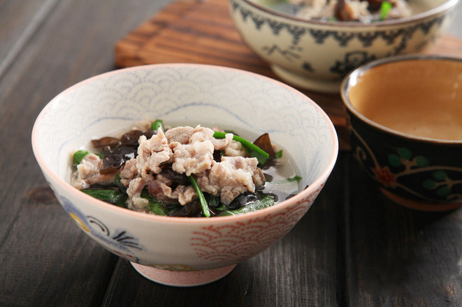 韭菜木耳羊肉汤