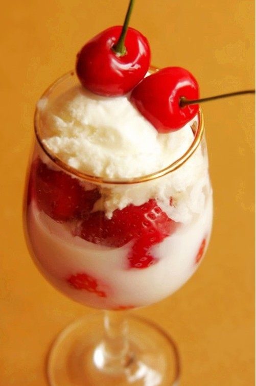 酸奶水果冰激凌