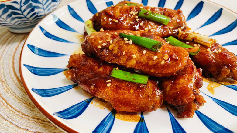 蒜香焖翅,蒜浓郁,咸香入味,好吃停不下来!