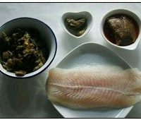 酸菜鱼,准备所需材料。