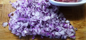 奶酪肉酱焗茄子,<a style='color:red;display:inline-block;' href='/shicai/ 29'>洋葱</a>切末待用