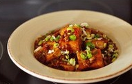 鱼香煎豆腐,最后再撒点儿葱花儿在表面就好啦