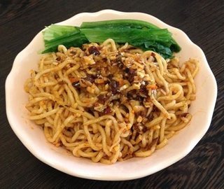 宜宾燃面,拌好的燃面,满口留香,好享受啊。