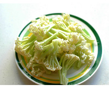 培根豆豉烤菜花,散菜花洗净沥干水份备用。