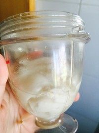 越南椰子冻,椰肉,椰汁放到料理机打成椰浆。