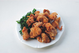 盐酥鸡,捞起沥油,洒少许<a style='color:red;display:inline-block;' href='/shicai/ 704'>椒盐</a>即可开吃。