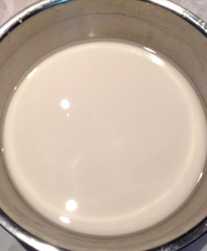 自制凉皮/面筋,只留下面部份，搅拌均匀。