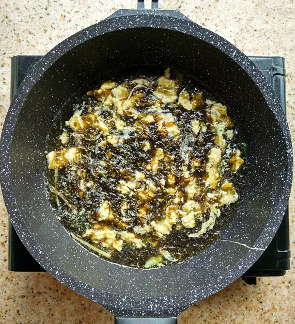 紫菜蛋汤,搅拌,滑散开来