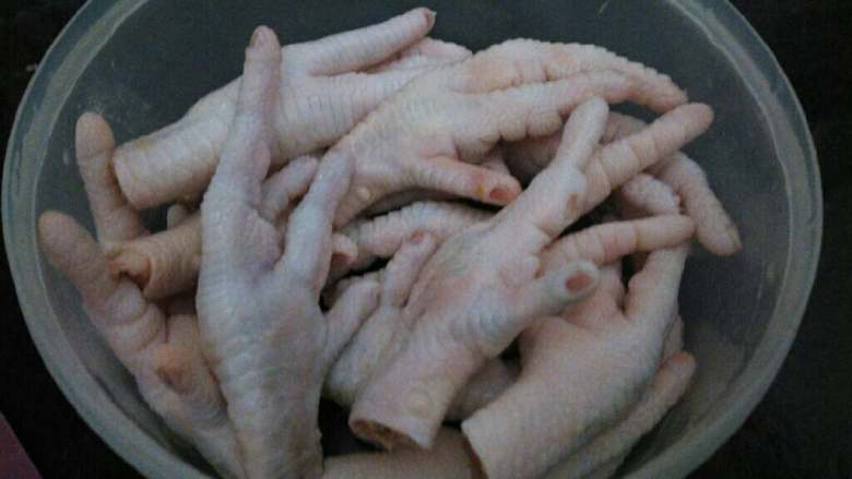 ≈泡椒凤爪≈,把<a style='color:red;display:inline-block;' href='/shicai/ 89'>鸡爪</a>的指甲剪掉