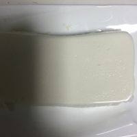 椰奶冻,脱模倒出来。脱模时也可以用吹风机周边吹一下。办法自己想,应该有更好的。