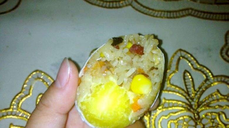 糯米蛋,上锅蒸30分钟，即可出锅食用啦。