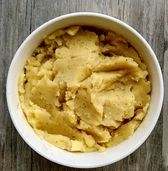 土豆可乐饼(健康版),充分搅拌均匀。