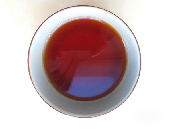 土豆片烧杏鲍菇,碗内加入淀粉,酱油,盐,半碗水,搅匀调成碗汁