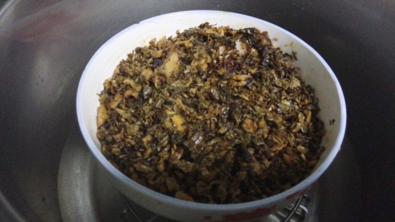 咸烧白(盐菜扣肉),如图