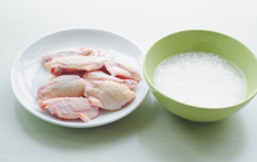 糯米鸡翅,准备所需材料,提前将<a style='color:red;display:inline-block;' href='/shicai/ 498'>糯米</a>用清水浸泡一晚上。