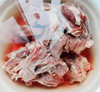 黄焖羊肉,买来的<a style='color:red;display:inline-block;' href='/shicai/ 330'>羊排</a>,买的时候就剁好,后泡水中,半小时换一次水;