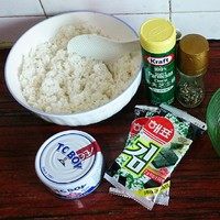 金枪鱼海苔饭团,准备所需材料