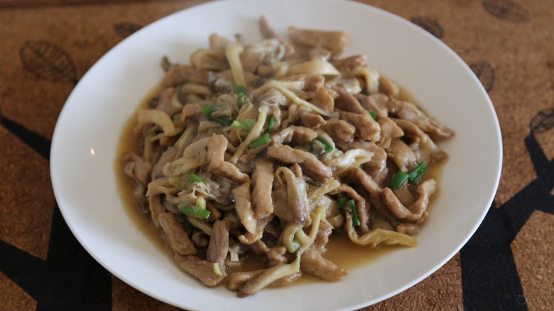 肉酱意面,<a style='color:red;display:inline-block;' href='/shicai/ 59'>番茄</a>洗净,切半去蒂