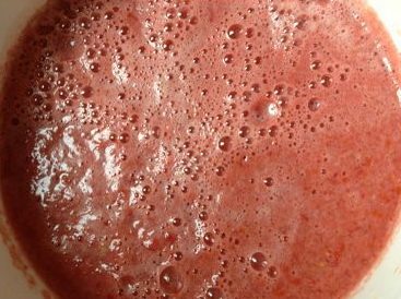 肉酱意面,放入料理机搅打成浆(也可以手工切成小丁,效果略差)