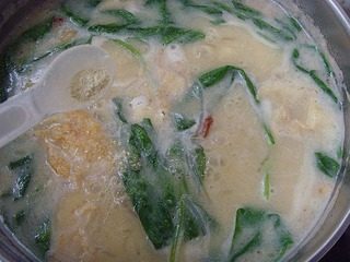 甜沫,片刻,调入盐、白胡椒粉离火即成甜沫。
