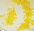 蛋黄南瓜,平底锅留少许底油,放入蛋黄,煸炒。