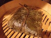 荷香糯米饭,上蒸笼蒸,水开后转小火20分钟