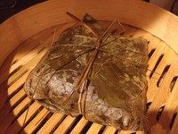 荷香糯米饭,上蒸笼蒸，水开后转小火20分钟