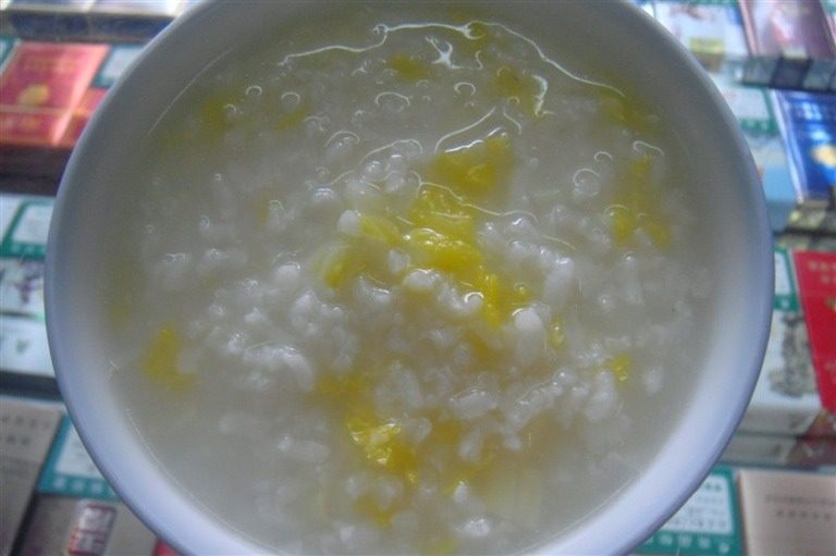 宝宝的骨头汤娃娃菜粥