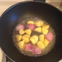 咖喱猪排饭,转中小活,加入200ml水