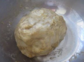 四喜烤麸,发酵容器用湿布盖上,室温放置发酵两到四小时