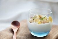 星冰粽酸奶慕斯杯,酸奶慕斯凝固后,放入切好的星冰粽~开吃!Q弹又爽滑的