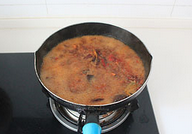 零添加麻辣烫,调入适量的<a style='color:red;display:inline-block;' href='/shicai/ 845'>高汤</a>,大火烧开后转小火煮5-10分钟。
