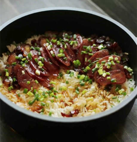 家常腊味煲仔饭