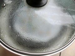 鲜虾肠粉,再放进蒸锅中蒸二分钟