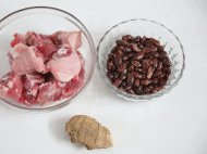 红腰豆炖猪尾,准备原料;