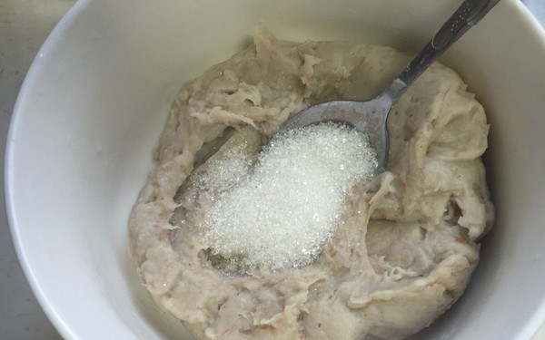 黄金芋泥条,再加入适量砂糖拌匀