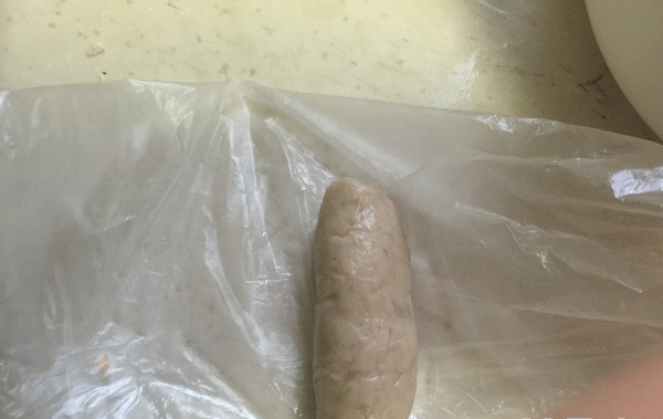 黄金芋泥条,取适量芋泥搓成长条,手上套个保鲜袋防粘
