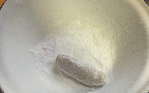 黄金芋泥条,裹上淀粉