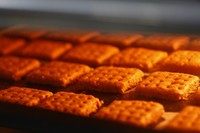 消化饼干,放进预热(160)好的烤箱里,160度烘烤15分钟左右。