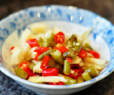 川味鱼香肉丝,泡姜,泡辣椒,蒜切碎;