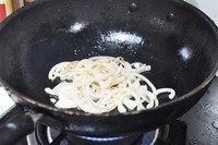 什锦印尼炒饭,少油中火,洋葱炒香,