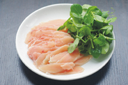 梅花鸡片,鸡肉切片,<a style='color:red;display:inline-block;' href='/shicai/ 147'>豌豆苗</a>洗净待用。