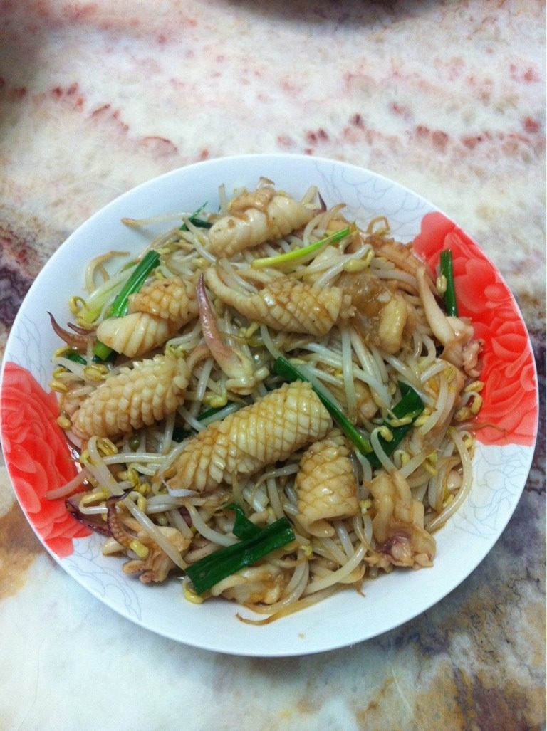 绿豆芽炒鱿鱼