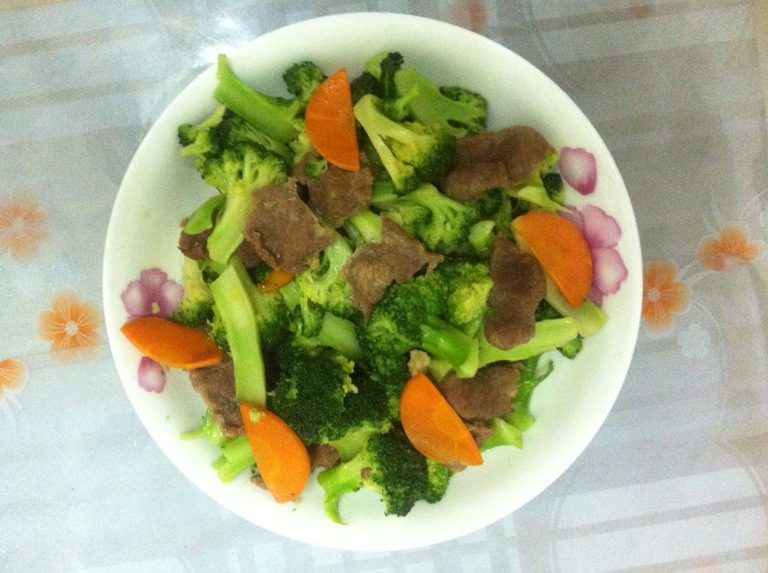 西兰花炒猪面肉