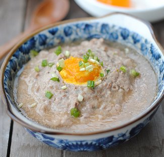 咸蛋黄蒸肉饼