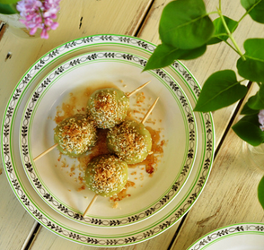 芝麻“串烧”汤圆