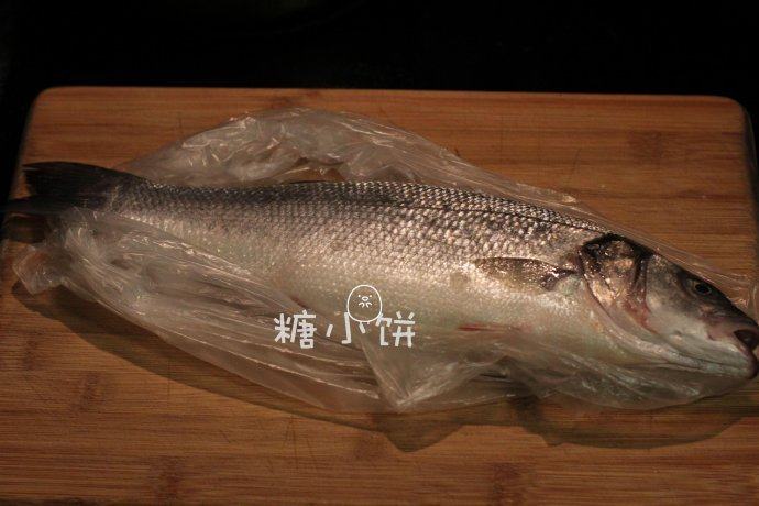 富贵庆余年,<a style='color:red;display:inline-block;' href='/shicai/ 371'>鲈鱼</a>一条,刮去鱼鳞
