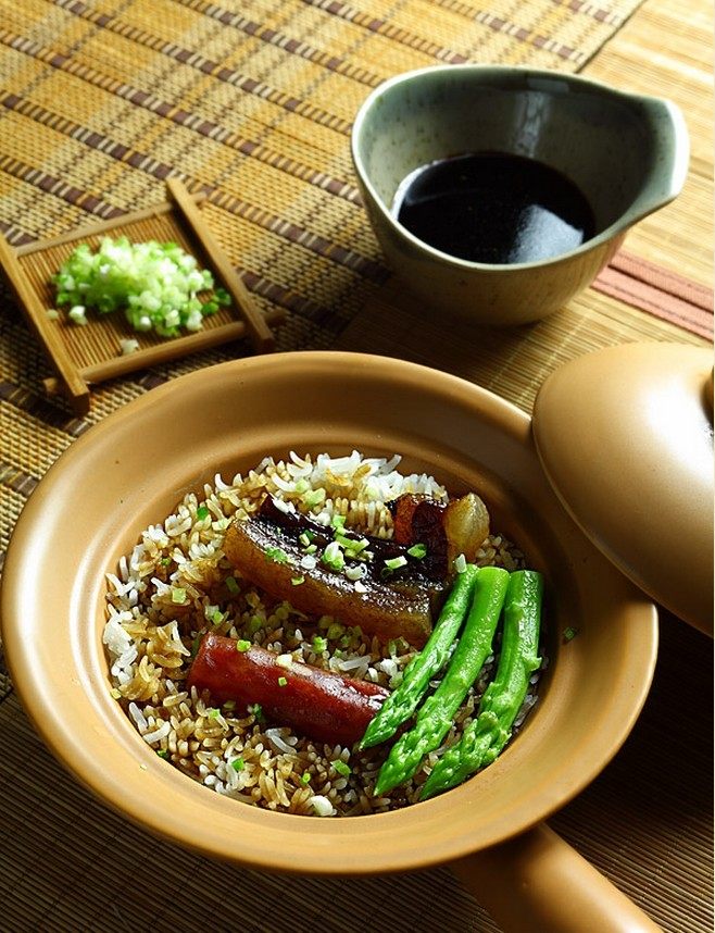 金牌腊味煲仔饭