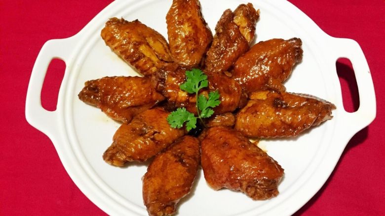 家常翅中,大火收汤，美味的鸡<a style='color:red;display:inline-block;' href='/shicai/ 6843'>翅中</a>老少皆宜，肉烂骨脱。